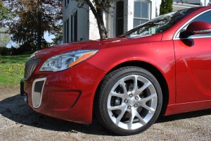 2014 Buick Regal GS front 1/4 profile