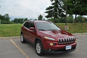 2014 Jeep Cherokee North front 1/4