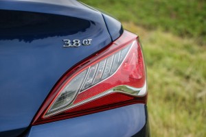 2014 Hyundai Genesis Coupe 3.8GT logos