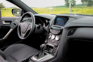 2014 Hyundai Genesis Coupe 3.8GT cockpit