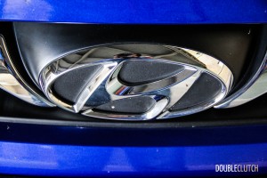 2014 Hyundai Accent GLS hood emblem