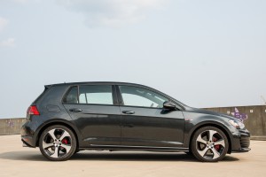 2015 Volkswagen GTI side profile