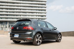 2015 Volkswagen GTI rear 1/4