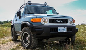 2014 Toyota FJ Cruiser front 1/4