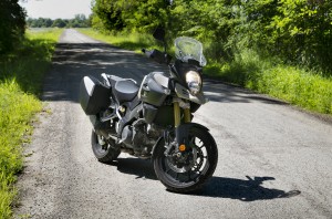 2014 Suzuki V-Strom 1000SE front 1/4