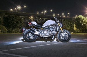 2015 Ducati Monster 1200 S side profile