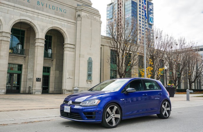 2016 Volkswagen Golf R 