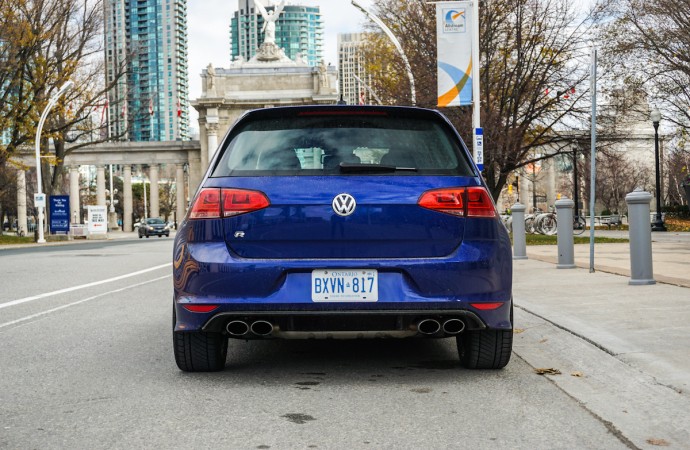 2016 Volkswagen Golf R 